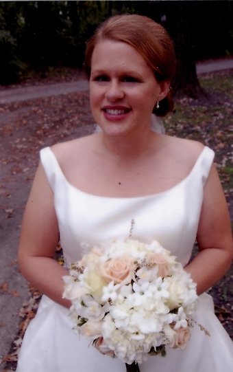 White Stephanotis and Sahara Roses