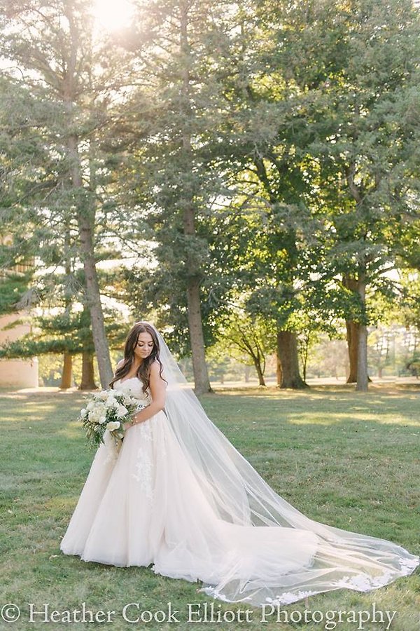 Bride and her Flowers