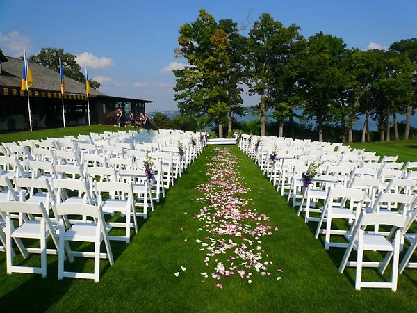 lake geneva country club outside