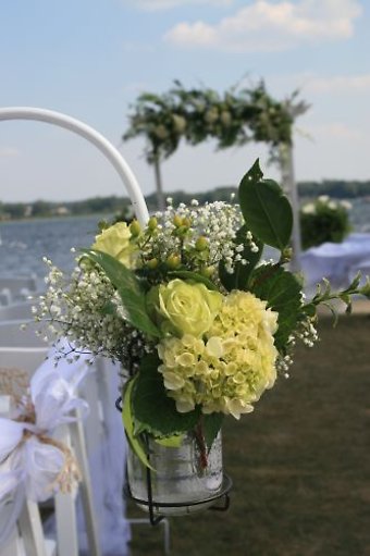 Mason Jar Aisle Decor