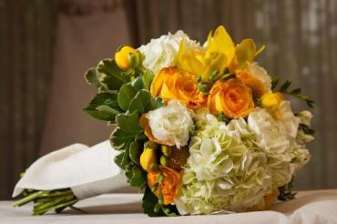 Yellow and White Floral Bouquet2