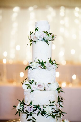 Stunning cake flowers